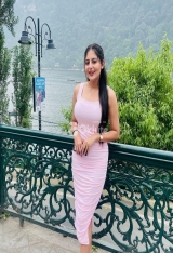 Independent Indian hot girl available for video call sex outcall and incall booking available