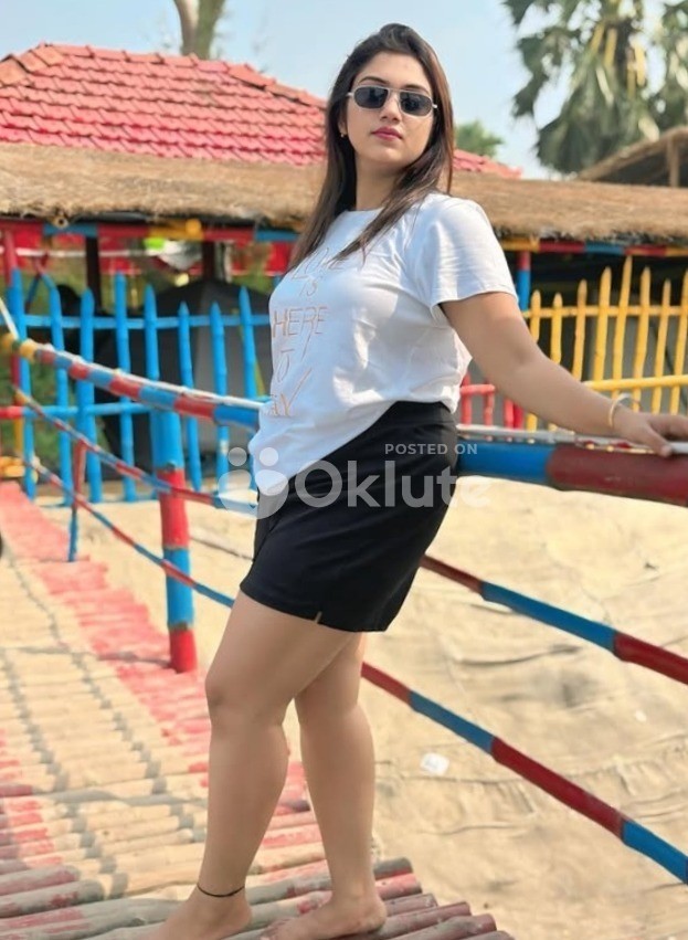 SINGLE LADY WANTS TO GO FOR A DATE WITH A SWEET-HEART