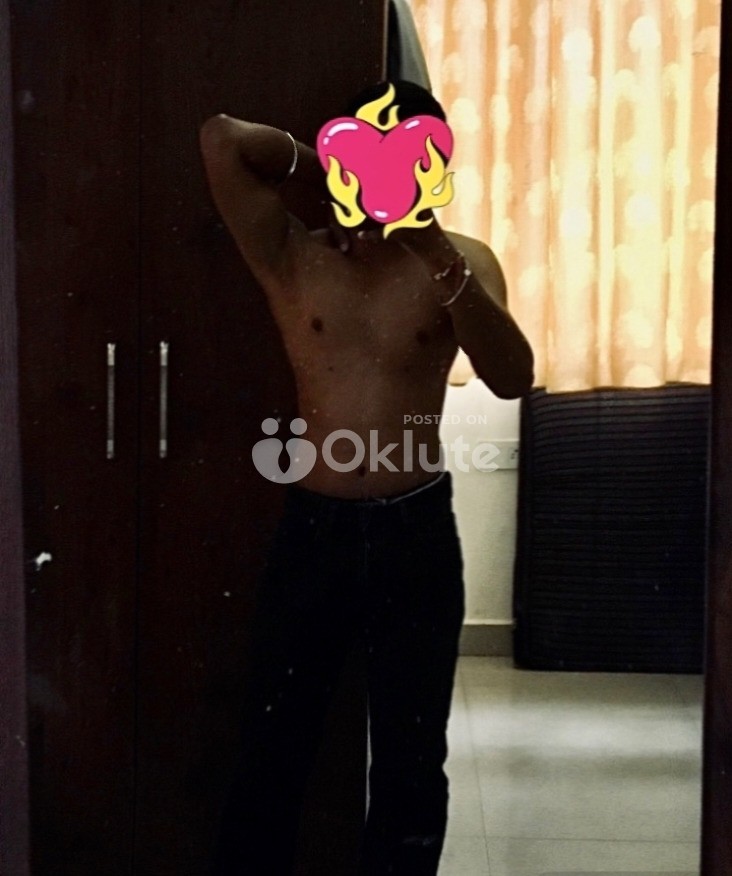 Hi I m Yash  22 years old with an athletic physique and a warm heart