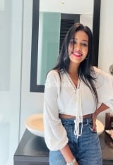 Independent Indian hot girl available for video call sex outcall and incall booking available
