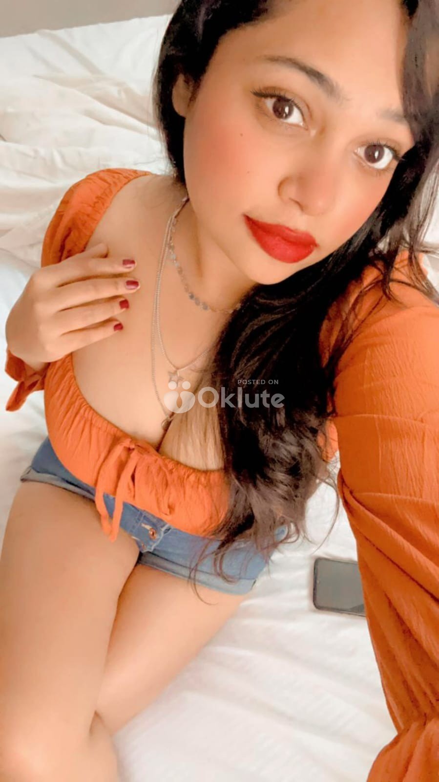 HORNY GIRL SEEKING ENJOYMENT