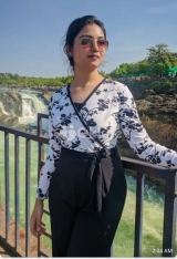 Independent Indian hot girl available for video call sex outcall and incall booking available